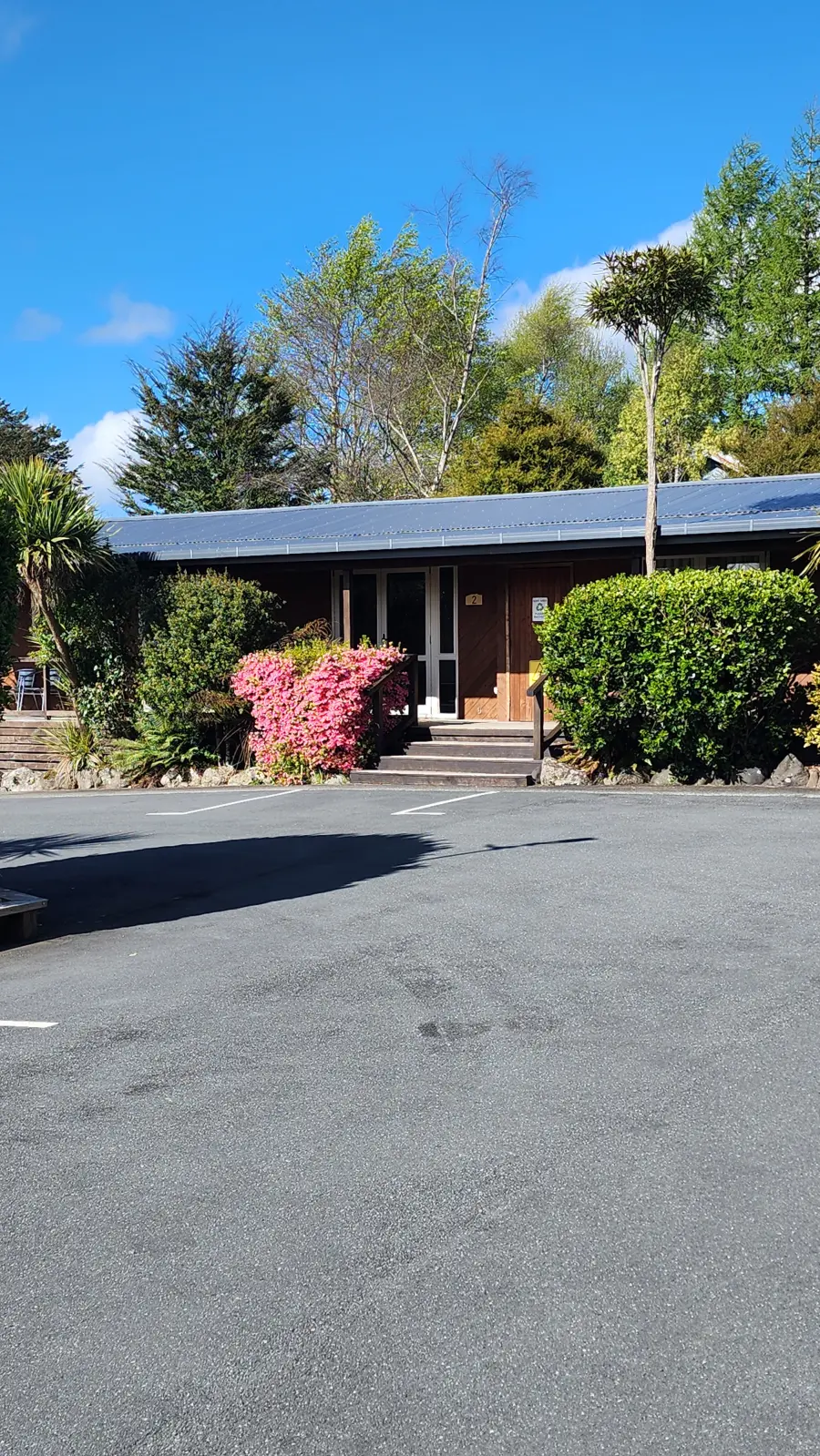 entrance apartments